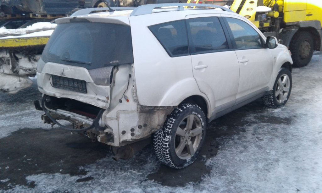 MITSUBISHI OUTLANDER 2008