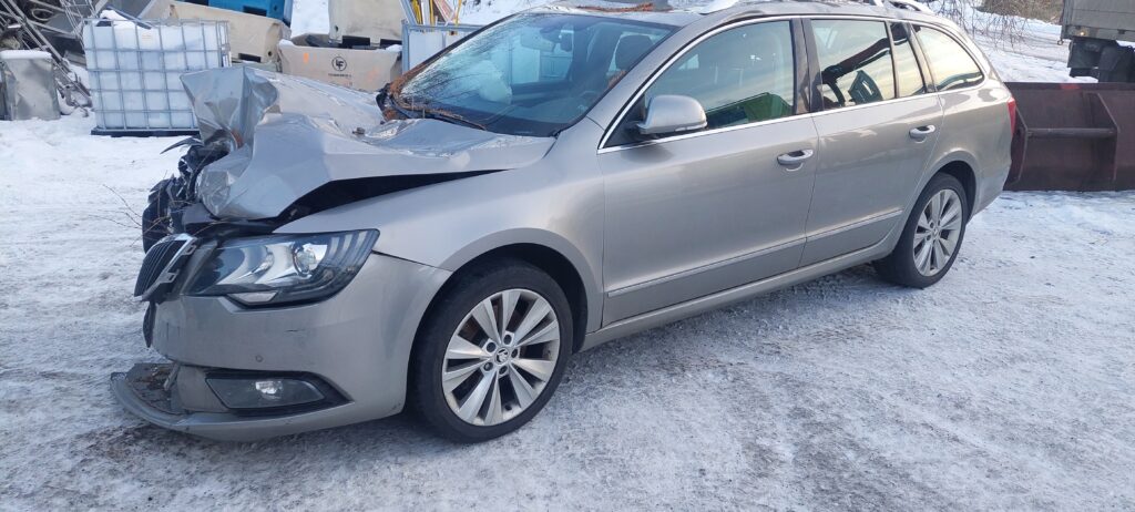 SKODA SUPERB 2015