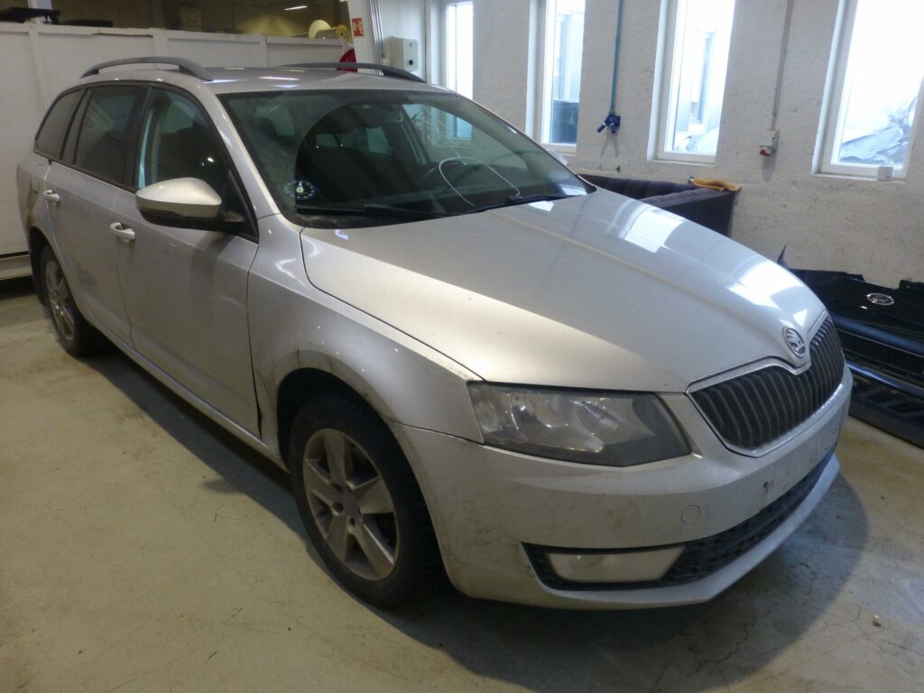 SKODA OCTAVIA 2016