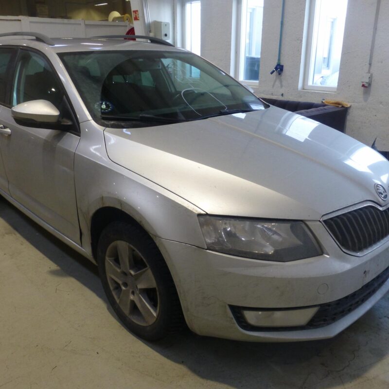 SKODA OCTAVIA 2016