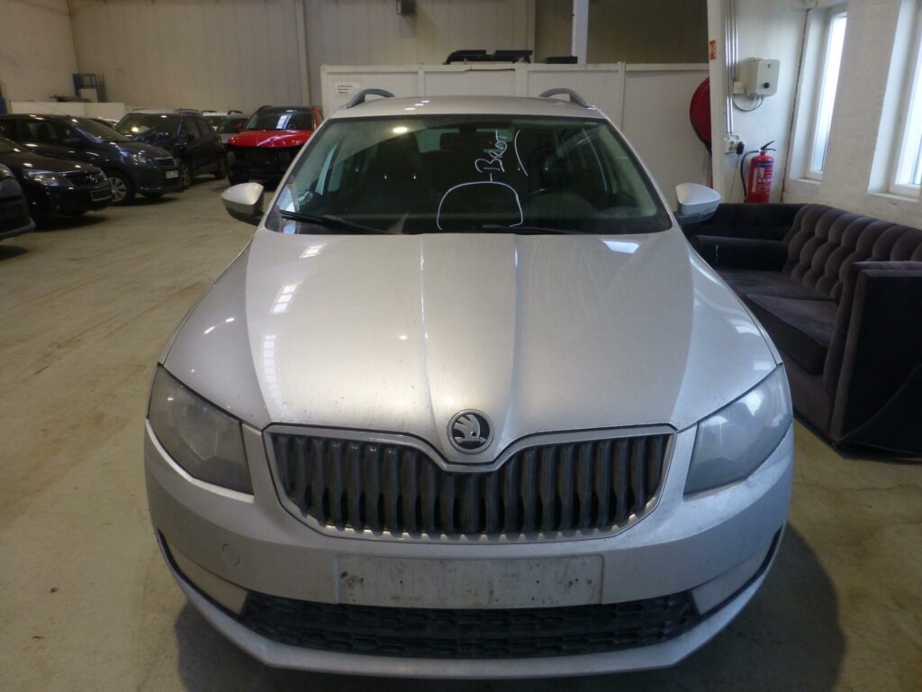 SKODA OCTAVIA 2016