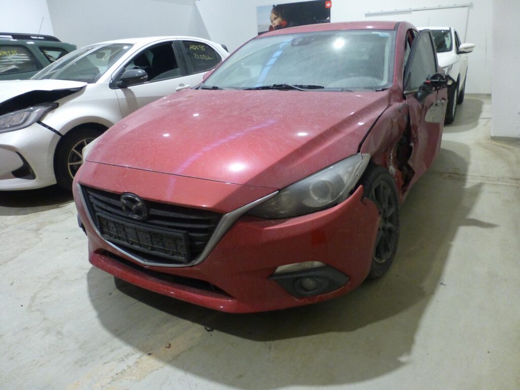 MAZDA 3 2016