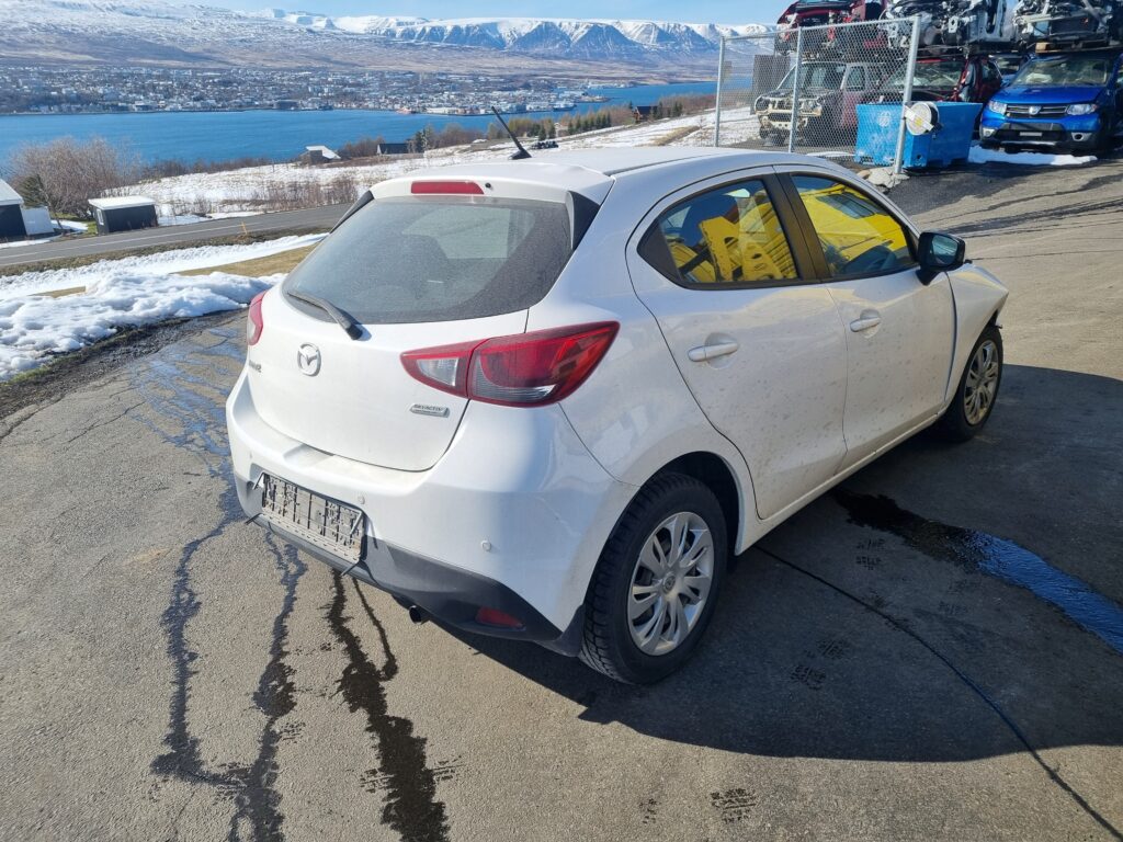 MAZDA 2 2017