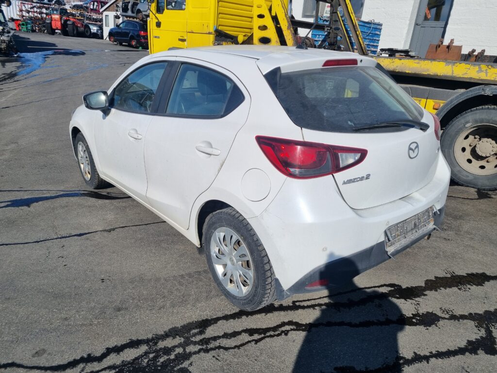 MAZDA 2 2017